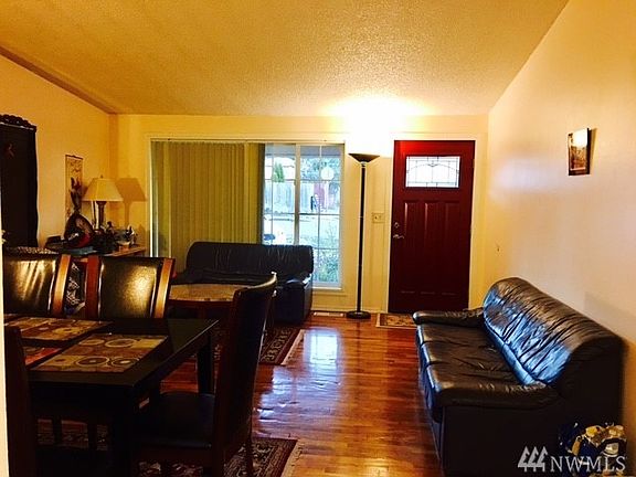 3rd image of 3252 S 166th St