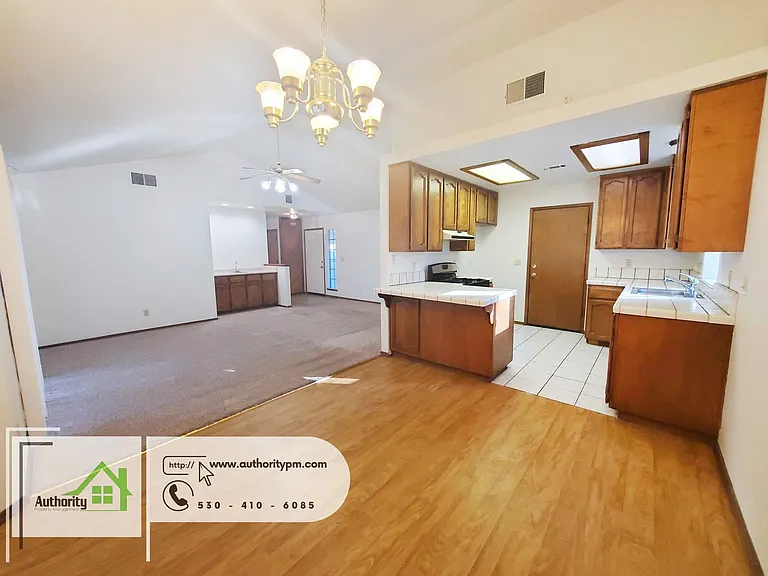 3996 Morningsun Dr — Photo 4