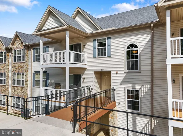 242 N 2nd St, New Freedom, PA 17349
