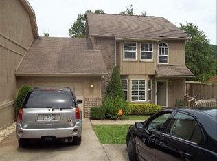 501 Silver Oaks Dr, Nitro, WV 25143