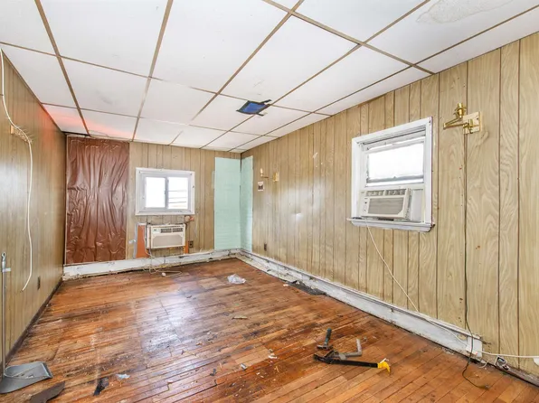 2608 Paterson Plank Road image 15 of 20