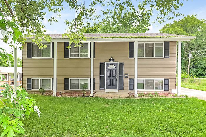 1st image of 1624 Ville Cecelia Ln