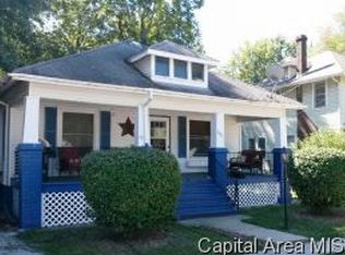 606 E Poplar St, Taylorville, IL