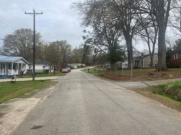 5th image of 21 Henderson St