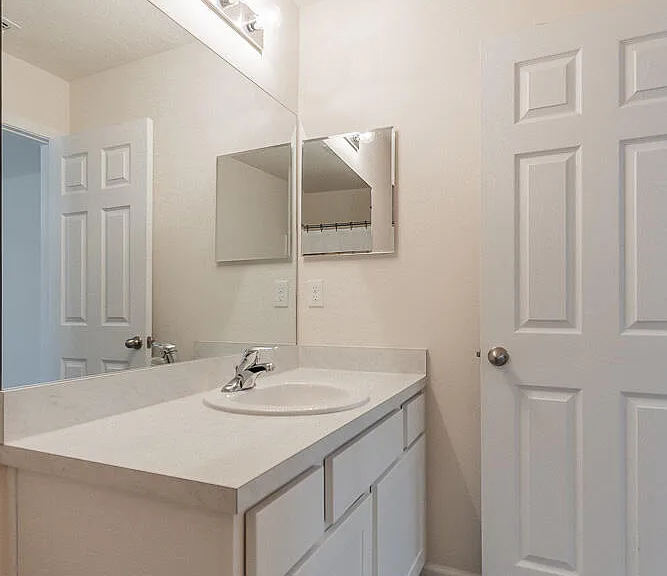 845 Observatory Pkwy — Photo 30