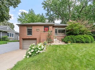 1124 Rhode Island Ave N, Golden Valley, MN 55427