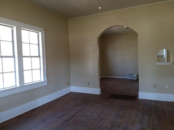 3rd image of 405 N Husband St
