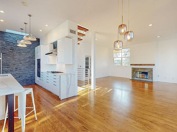 4th image of 650 Rose Ave APT 1