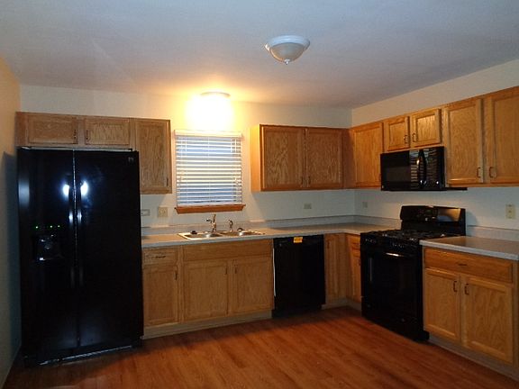 5th image of 1714 Hidden Oaks Ct