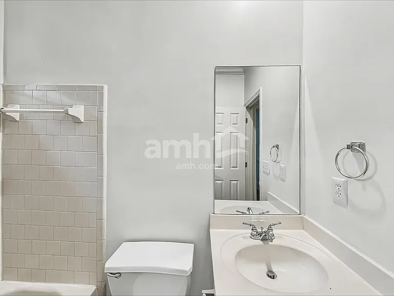 1296 Crown Ter — Photo 15