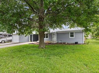 330 N Grant St, Garnett, KS 66032