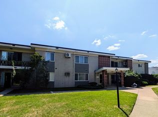 1402 Golden Gate Blvd #G201, Mayfield Heights, OH 44124