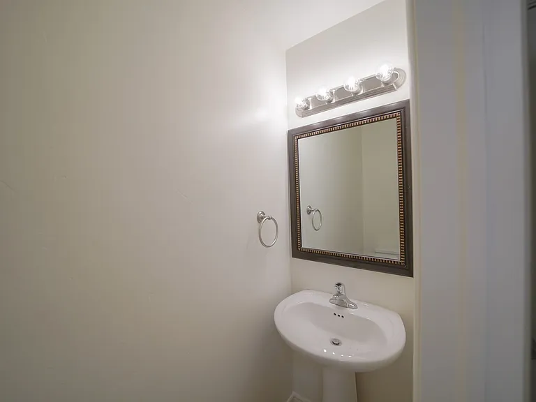 1000 E Bluffview Dr #115 — Photo 18