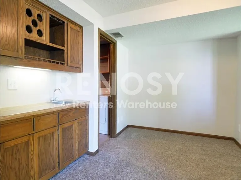 2323 Amberwood Dr — Photo 21