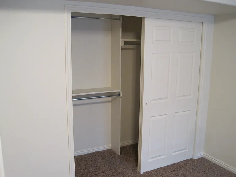 268 W Pioneer Cir — Photo 4