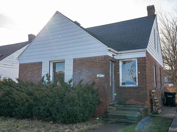 2nd image of 5045 Cadieux Rd