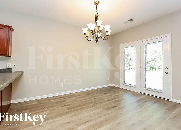 115 Pierre Pl — Photo 5