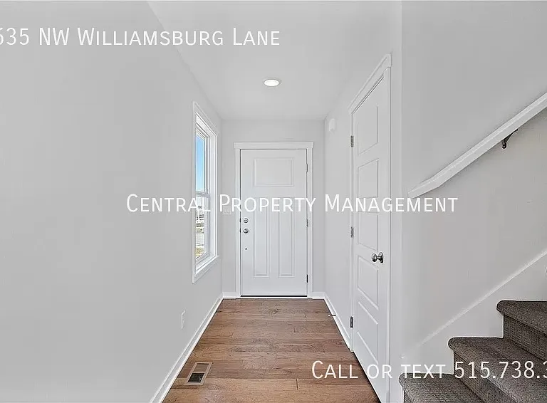 635 NW Williamsburg Ln — Photo 1