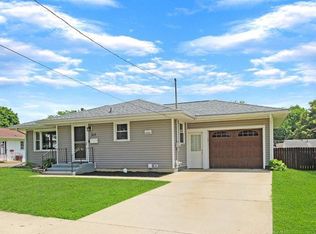 317 N Willow Ave, Freeport, IL 61032