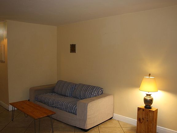 5th image of 441 Collins Ave APT 11