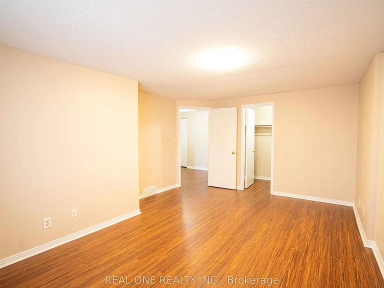 407 Downsview Pl — Photo 9