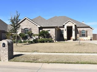 413 Valley Ridge Dr, Red Oak, TX 75154