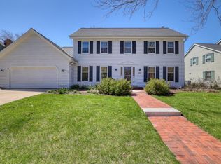 W68N437 Evergreen Blvd, Cedarburg, WI 53012