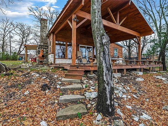 3rd image of 188 Lockwood Dr