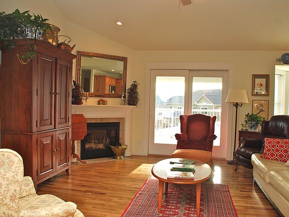 2nd image of 2715 Itani Dr