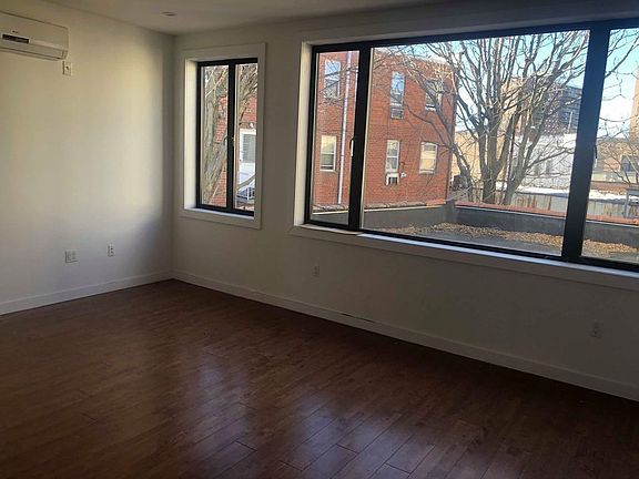 2nd image of 152 Bay 50 St #2