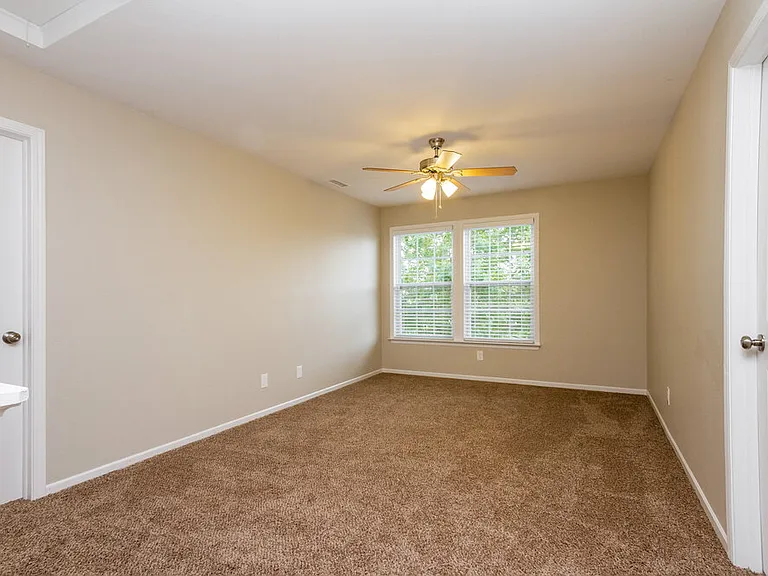 1626 Blue Grass Pkwy — Photo 9