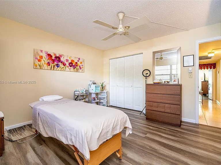 2101 Lucaya Bnd #C1 — Photo 24