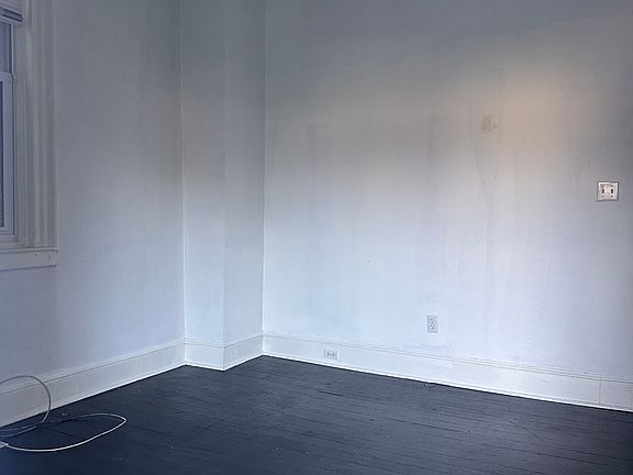 3rd image of 311-313 W King St APT 1