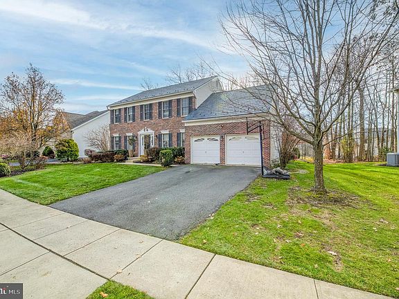 2nd image of 35 Rocky Hill Rd