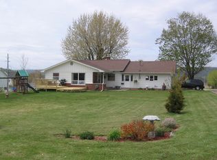 215 E Harrison St, Viola, WI 54664