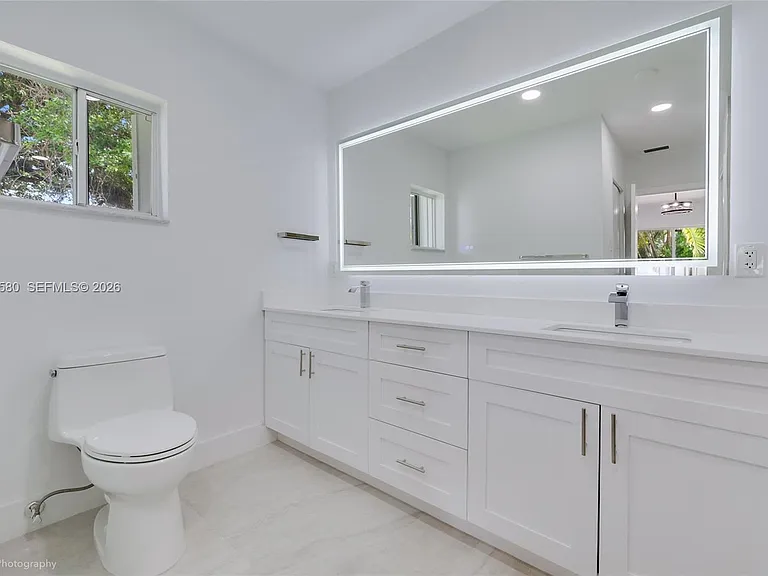 6250 SW 62nd Pl — Photo 15