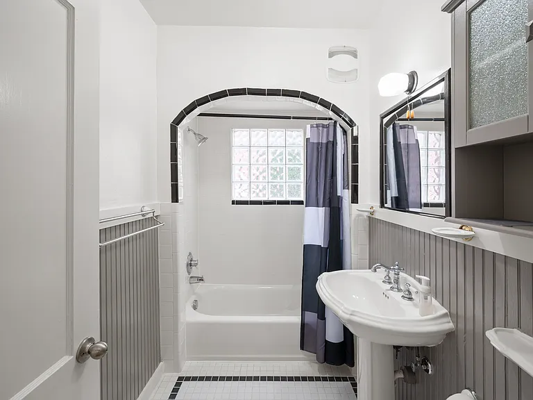 1550 Castle Ct #B — Photo 14