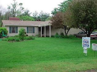 3268 Spring Meadow Dr, Rochester, MI 48306