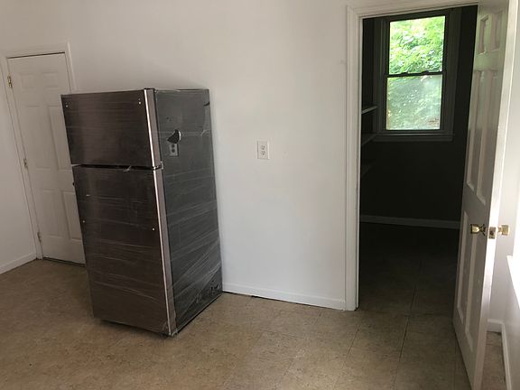 3rd image of 504-506 Wilmot Ave #3