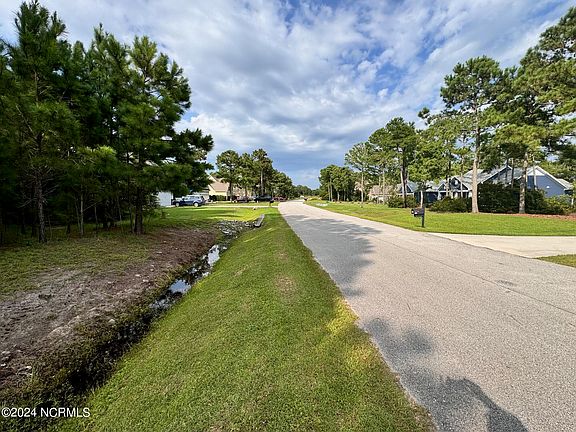 2nd image of 309 E Dolphin View