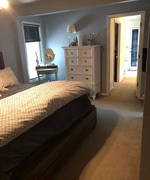 Master bedroom and hallway to master bath (full)