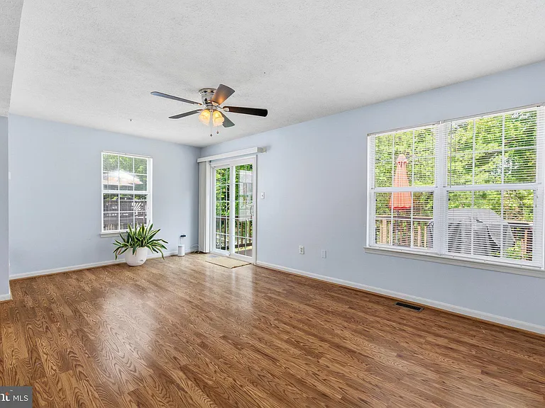 1518 Deep Gorge Ct — Photo 12