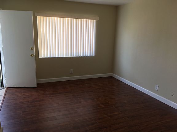 4th image of 1933 Wallace Ave APT I