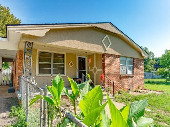 924 W 12th St, Ada, OK 74820