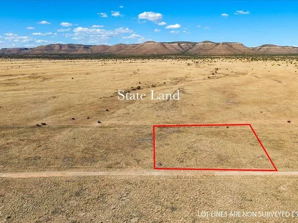 3378 W Limestone Dr, Paulden, AZ 86334