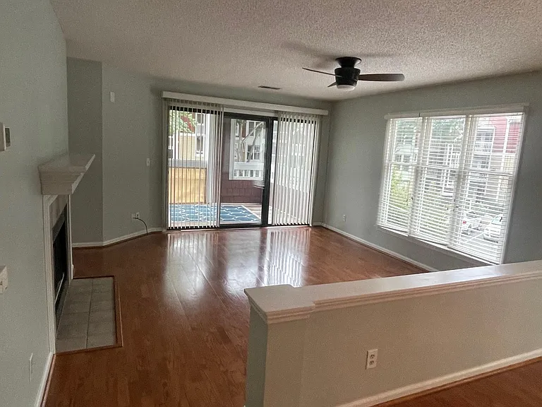 Empty view of unit (1)