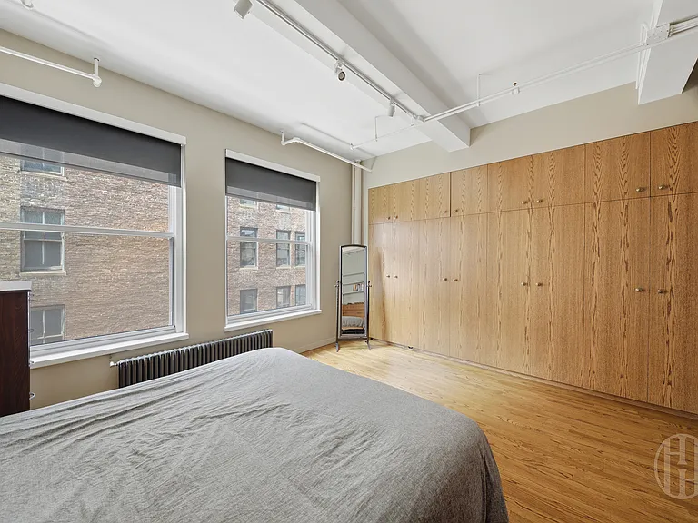 241 W 36th St #10R — Photo 5