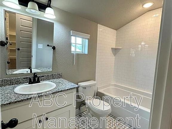 2nd image of 3819 W Maclura Way