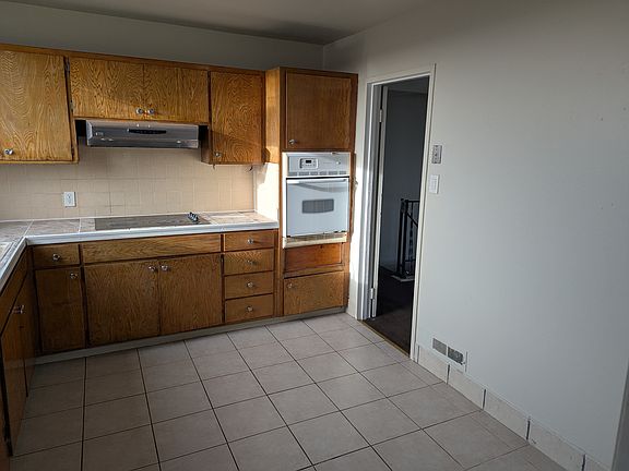2nd image of 9 Westline Dr