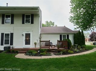 22625 Martin Rd, Saint Clair Shores, MI 48081